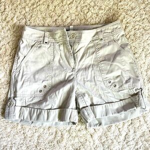 Jones New York roll cuff shorts